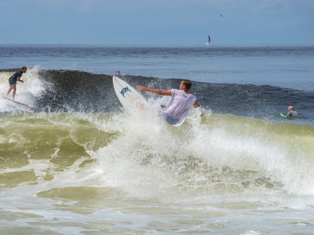 20240912-Surfing-North-Jetty