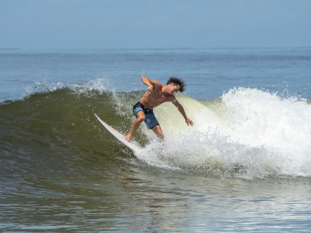 20240912-Surfing-North-Jetty