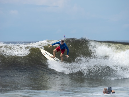 20240912-Surfing-North-Jetty