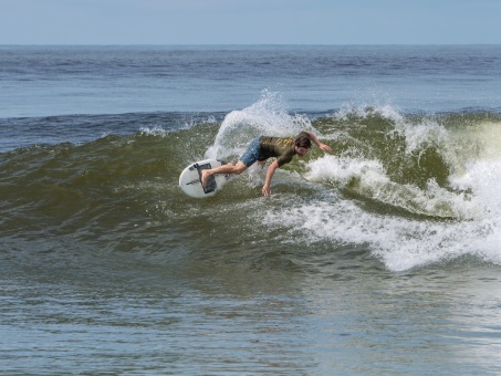 20240912-Surfing-North-Jetty