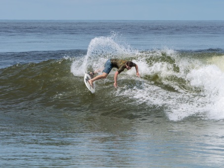 20240912-Surfing-North-Jetty