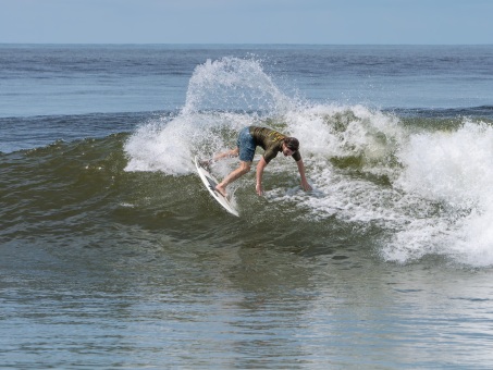 20240912-Surfing-North-Jetty