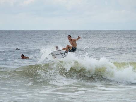 20240912-Surfing-North-Jetty