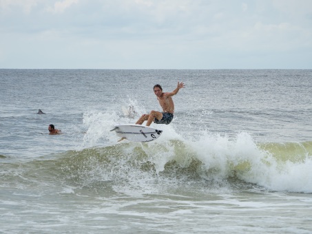 20240912-Surfing-North-Jetty