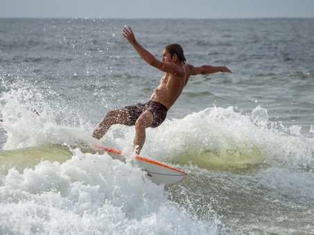 20240912-Surfing-North-Jetty